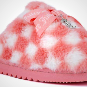Juicy Couture Women's Faux Fur Slippers – Fuzzy Closed-Toe, Fluffy Winter House Shoes, Comfortable Slip-Ons