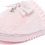 Juicy Couture Women's Faux Fur Slippers – Fuzzy Closed-Toe, Fluffy Winter House Shoes, Comfortable Slip-Ons faux